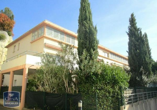 Appartement à louer 3 pièces 81.17m² Nîmes (30000)