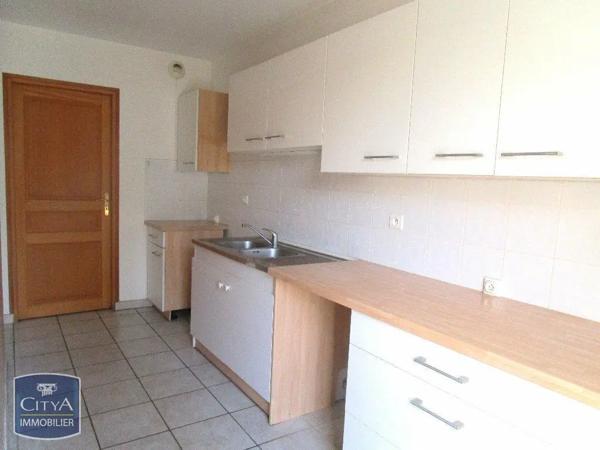 Appartement à louer 3 pièces 81.17m² Nîmes (30000)