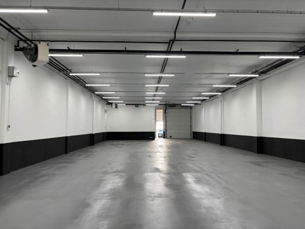 Locaux d'activité à louer Cergy parkings extérieurs et crèche sur site