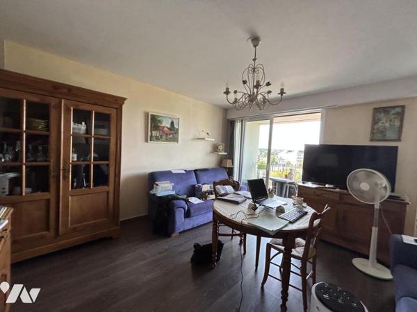 A VENDRE - APPARTEMENT TYPE 3 DERNIER ETAGE - LAVAL 