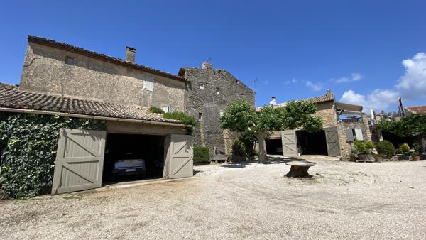 Au cœur de Cabrières-d'Avignon : duplex à rénover