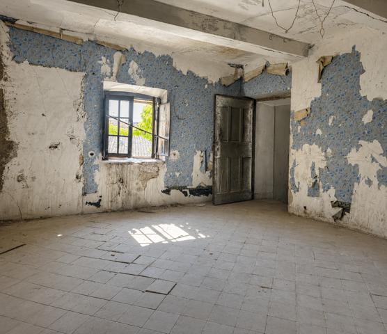 Au cœur de Cabrières-d'Avignon : duplex à rénover