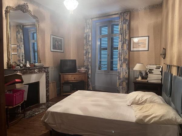 Immeuble à vendre |                                       Vallon-en-Sully |                                            253 m²