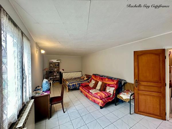 Maison familiale fonctionnelle avec sous sol complet, à vendre 5 pièces CLUSES (74)