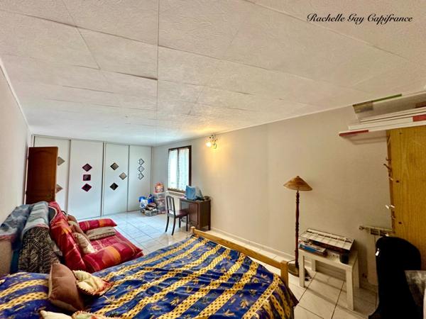 Maison familiale fonctionnelle avec sous sol complet, à vendre 5 pièces CLUSES (74)