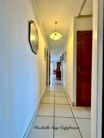 Maison familiale fonctionnelle avec sous sol complet, à vendre 5 pièces CLUSES (74)