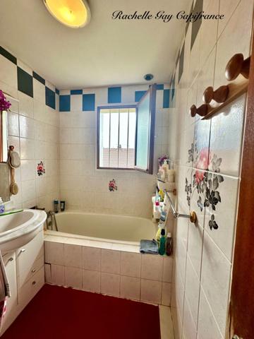 Maison familiale fonctionnelle avec sous sol complet, à vendre 5 pièces CLUSES (74)