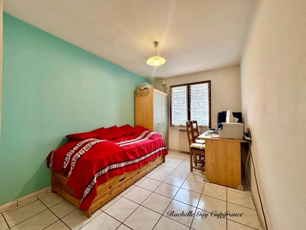 Maison familiale fonctionnelle avec sous sol complet, à vendre 5 pièces CLUSES (74)