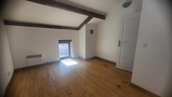 Lot de deux petites maisons en pierres, joli potentiel !