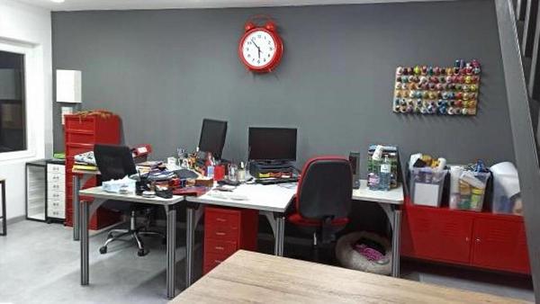 Local d'activités 8 pièce(s) 150 m2, Brionnes (27800), vitrine, centre ville. Prix HAI 129 990