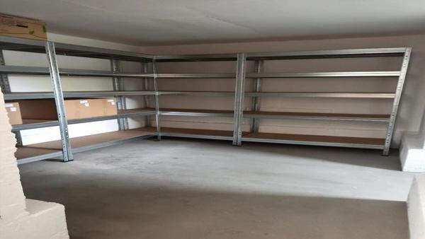 Local d'activités 8 pièce(s) 150 m2, Brionnes (27800), vitrine, centre ville. Prix HAI 129 990