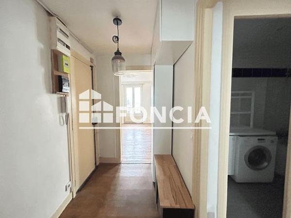 Location Appartement 2 pièces 50.89 m² - 85 RUE MYRHA Paris 75018