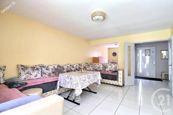 Maison à vendre  4 pièces - 101 m 2   LA FERTE SOUS JOUARRE  - 77