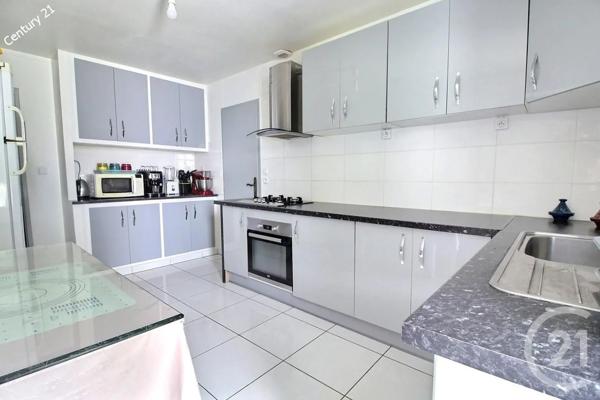 Maison à vendre  4 pièces - 101 m 2   LA FERTE SOUS JOUARRE  - 77