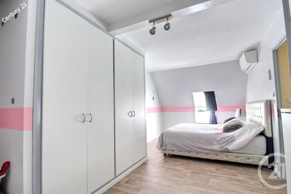 Maison à vendre  4 pièces - 101 m 2   LA FERTE SOUS JOUARRE  - 77