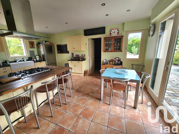 Maison à vendre 10 pièces 231 m² Bourgbarré