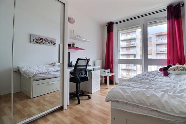 Appartement Taverny 4 pièce(s) 84.61 m2 + cave + Place de parking