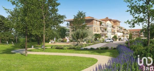 Appartement 2 pièces de 44 m² à Cogolin (83310)