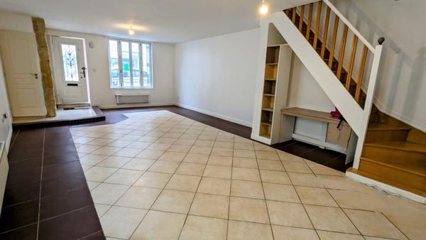 Maison de ville Saintes (17) rive gauche Saintes (17100)