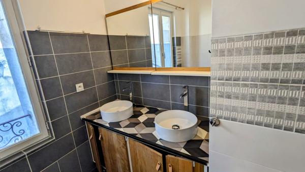 Maison de ville Saintes (17) rive gauche Saintes (17100)