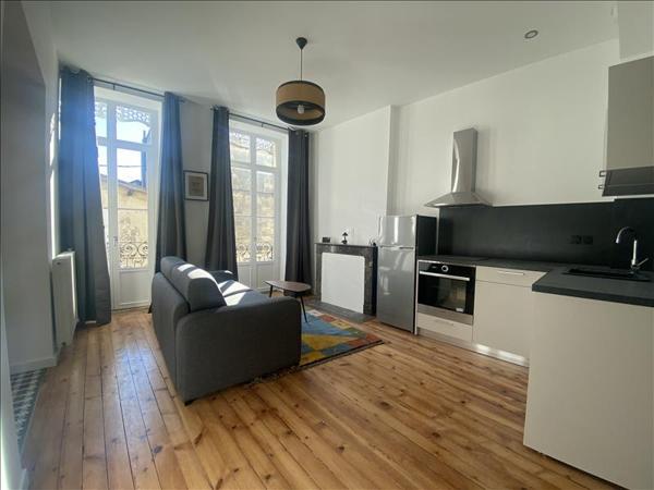 Appartement à louer 881 € CC LORMONT 2 p 41 m² DPE C