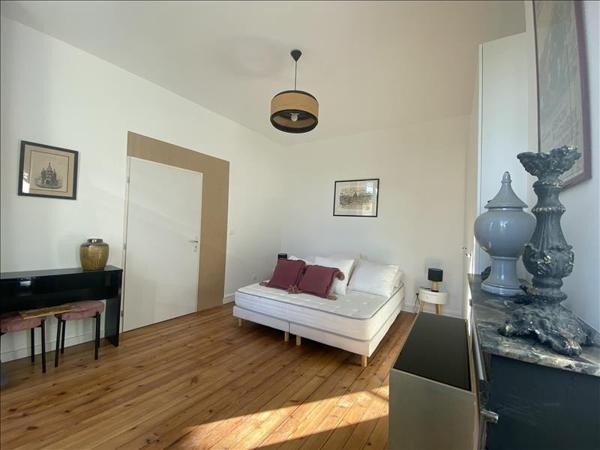 Appartement à louer 881 € CC LORMONT 2 p 41 m² DPE C