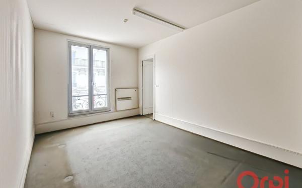 Appartement à vendre    2 pièces • 31,82 m2 Saint-Denis