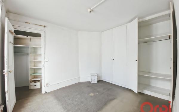 Appartement à vendre    2 pièces • 31,82 m2 Saint-Denis