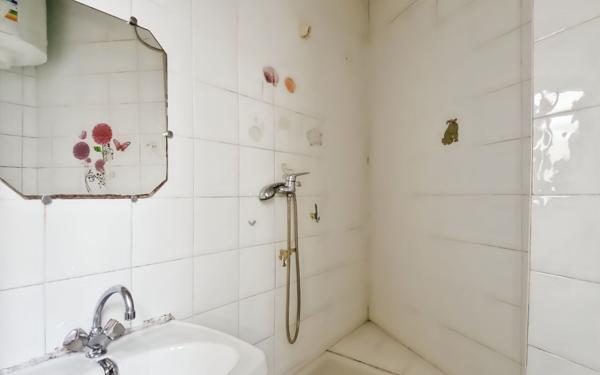 Appartement à vendre    2 pièces • 31,82 m2 Saint-Denis