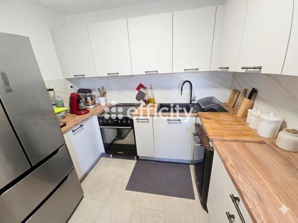 Appartement
         3 pièces
        - 87 m² 320 000 € *