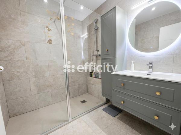 Appartement
         3 pièces
        - 87 m² 320 000 € *