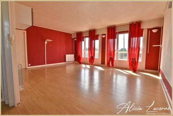 A Saint-Sauveur-d'Emalleville, découvrez cette Propriété familiale de 295m², avec piscine, 7 chambres et terrain d'environ 7000m² ? Fort Potentiel