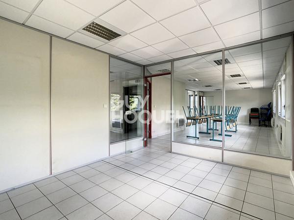 Bureaux 127 m² CREPY EN VALOIS - ZONE INDUSTRIELLE