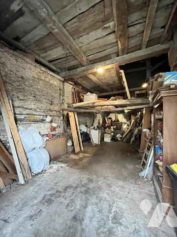 ORNANS (25)  : Appartements + terrains 