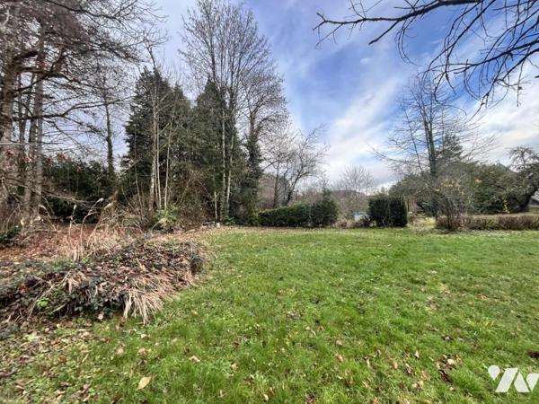 ORNANS (25)  : Appartements + terrains 
