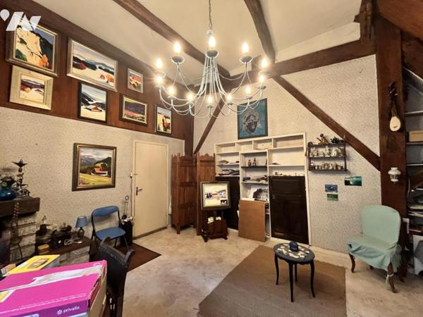 ORNANS (25)  : Appartements + terrains 
