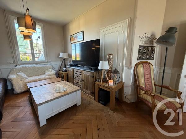 Maison à vendre  13 pièces - 227 m 2   BUCHY  - 76