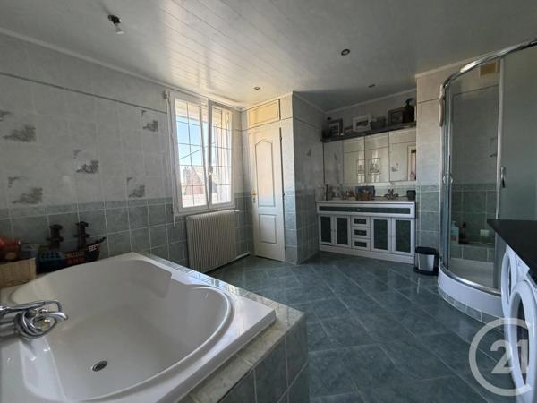 Maison à vendre  13 pièces - 227 m 2   BUCHY  - 76
