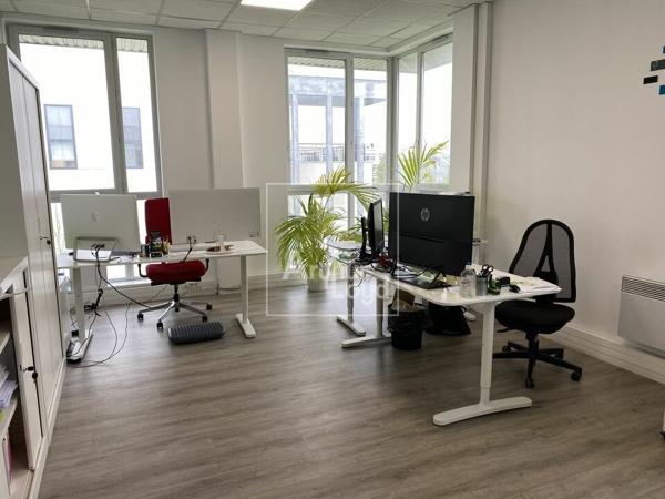 Vente investisseur - petit immeuble de bureaux SÉNART