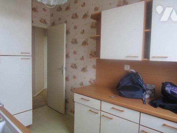 A VENDRE A CHATEAUROUX (Indre) Hyper centre quartier voltaire appartement 5eme étage ascenseur ...