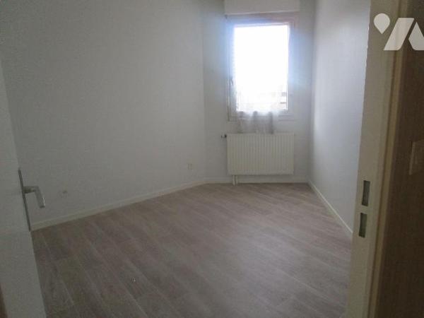 A VENDRE A CHATEAUROUX (Indre) Hyper centre quartier voltaire appartement 5eme étage ascenseur ...