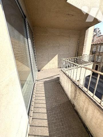 Bd Périer un appartement traversant T4 de 104 m² + balcon et petite terrasse + cave