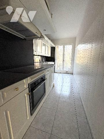 Bd Périer un appartement traversant T4 de 104 m² + balcon et petite terrasse + cave