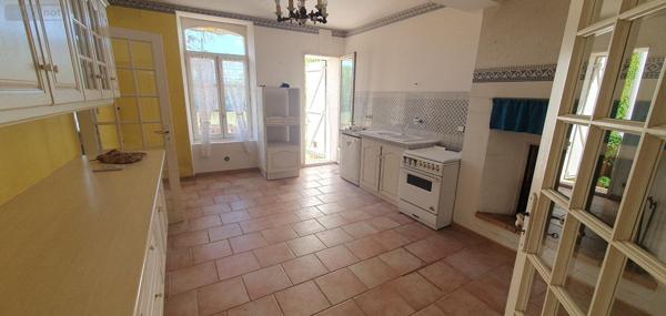 Maison à vendre à Lamagistère dans le Tarn-et-Garonne (82360), ref : 1515   
centre