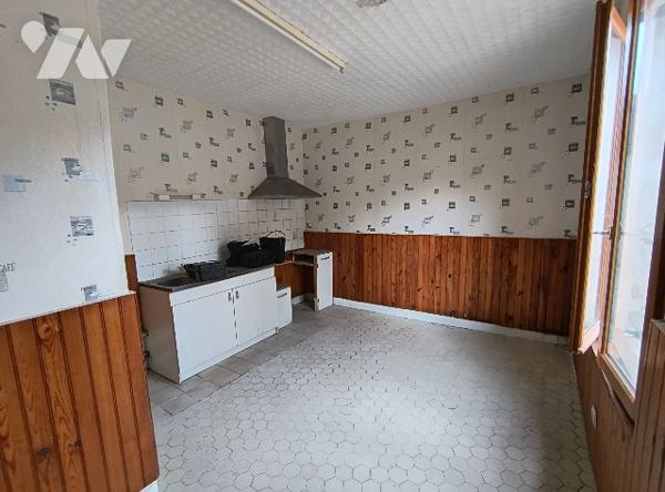 ENSEMBLE DE 3 MAISONS A RENOVER - IDEAL INVESTISSEURS LOCATIFS