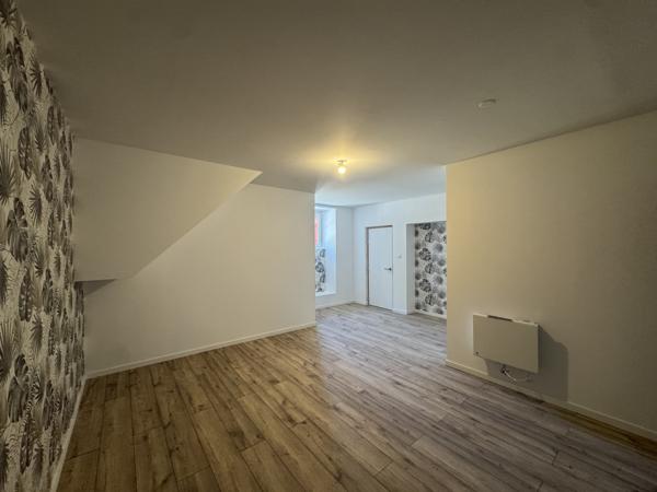 Bel appartement de plain-pied, neuf de 126,58 m² avec cour et terrasse à Journet