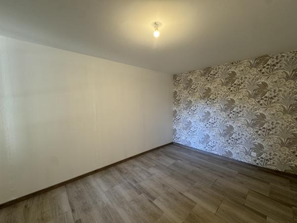 Bel appartement de plain-pied, neuf de 126,58 m² avec cour et terrasse à Journet