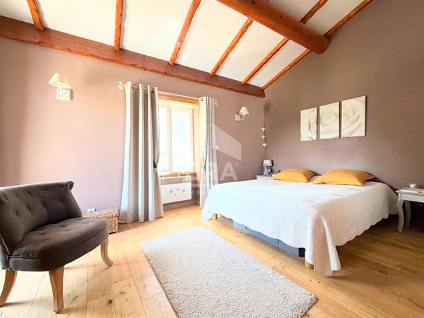 A VENDRE 84530 VILLELAURE BASTIDON 4 PIECES D'ENVIRON 107M² AVEC JARDIN, GARAGE ET ATELIER