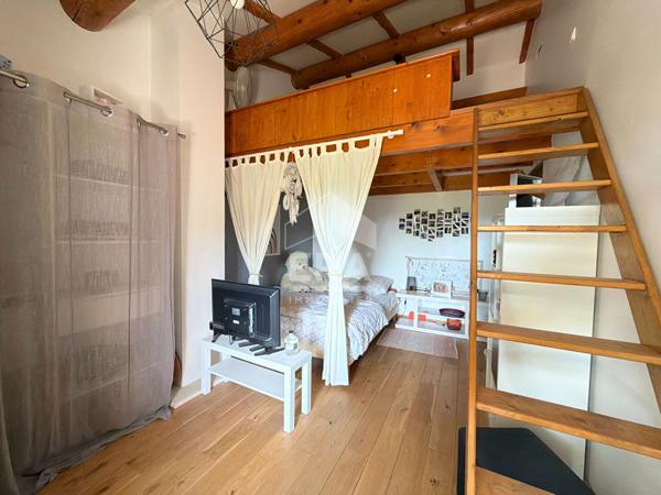 A VENDRE 84530 VILLELAURE BASTIDON 4 PIECES D'ENVIRON 107M² AVEC JARDIN, GARAGE ET ATELIER