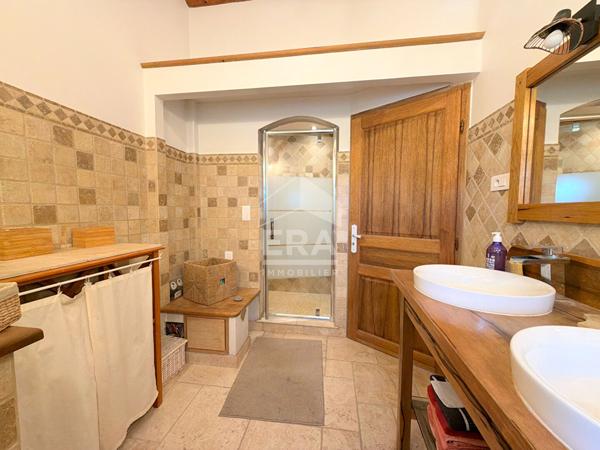 A VENDRE 84530 VILLELAURE BASTIDON 4 PIECES D'ENVIRON 107M² AVEC JARDIN, GARAGE ET ATELIER